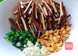 Illustration of how to make cold spiced dried tofu 4