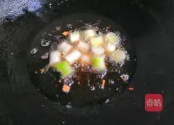 Illustration of how to cook deer tendons with green onions 5