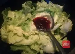 Illustration of oil-consuming hand-shredded cabbage 5