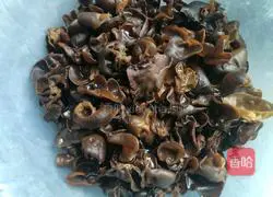 Cold salad Illustration of how to make black fungus 2
