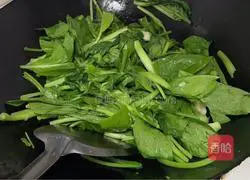 Illustration of how to stir-fry mustard greens 4