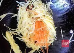 Illustration of making spicy and sour potato shreds 7