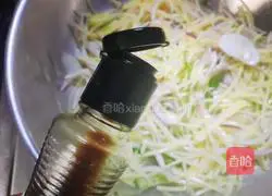 Illustration of how to make green pepper and potato shreds 7