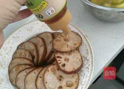 Honey glutinous rice lotus root recipe illustration 14