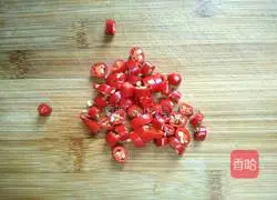 Illustration of how to make cold lotus root slices 5