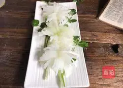 Illustration of how to make chrysanthemum and radish 8