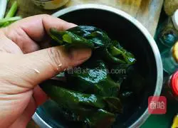 Illustration of how to make cold wakame 1