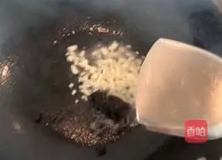 Illustration of how to make tempeh with garlic and lettuce 2