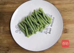Illustration of how to make long beans with sesame salad dressing 10