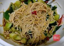 Illustration of how to make cold mushrooms and cucumbers 8