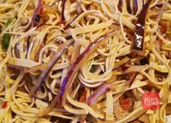 Illustration of how to make 3-minute quick vegetable green onions mixed with Qianzhang (dry tofu) 8