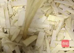 Illustration of braised pickled bamboo shoots with pickled vegetables 9