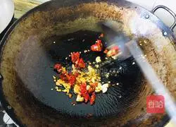 Illustration of how to make stir-fried chrysanthemum 3