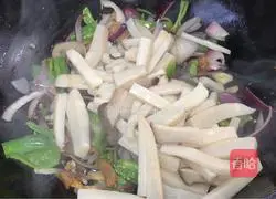 Illustration of how to make peppercorns and king oyster mushrooms 11