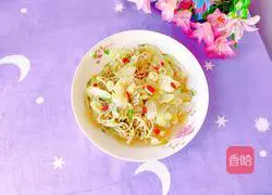 Illustration of how to stir-fry cucumbers with mung bean sprouts 17