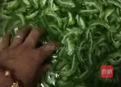 Illustration of how to make cold bitter melon 2