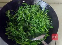 Illustration of how to make stir-fried chrysanthemum 5