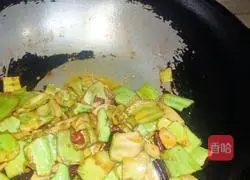 Illustration of how to stir-fry mustard skin 6