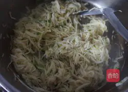  Illustration of how to make stir-fried wild rice 7