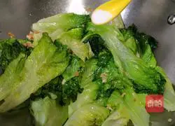 Illustration of how to make fried lettuce with garlic 6