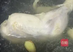 Illustration of how to make cold shredded chicken 1