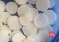 Illustration of how to make fried fungus with yam 1