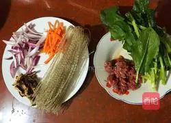Illustration of how to make Korean mixed vegetables 1