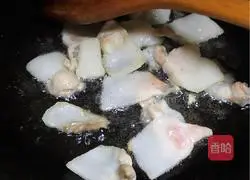 Illustration of how to make raw stir-fried cabbage 7