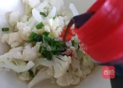 Illustration of how to make cold cauliflower 5