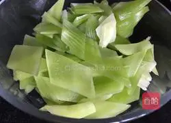 Illustration of how to cook tomatoes and lettuce 3