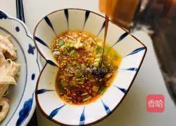 Illustration of how to dip and shred chicken breasts by hand 8