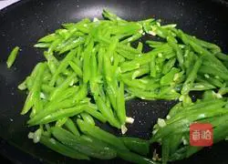 Illustration of how to make stir-fried lentil shreds 7