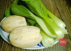 Illustration of how to make cabbage and lotus root stewed 1