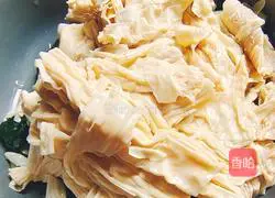 Illustration of how to make cold yuba and cucumber 7