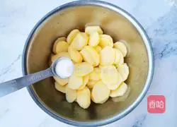 Illustration of how to make crispy potato pancakes 4