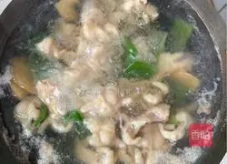 Boneless Chicken Illustration of how to make claws 1