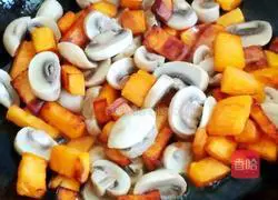 Illustration of how to make sweet potato and mushroom stew 5