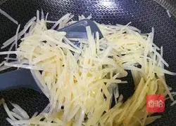 Illustration of how to make sauce-flavored potato shreds 5