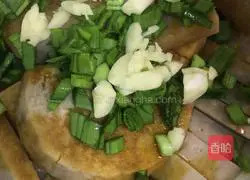 Illustration of how to make taro with scallion oil 8