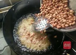 Illustration of how to make fried peanuts 2