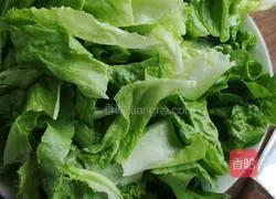 Illustration of how to stir-fry lettuce 1