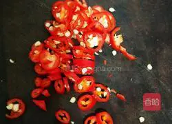 Illustration of how to make cold Tianqi vegetables 3