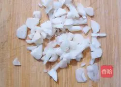 Illustration of how to make stir-fried cabbage and pepper 1