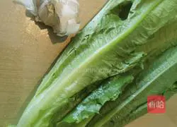 Illustration of how to make garlic-fried lettuce 1