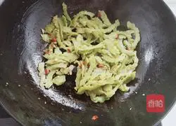 How to stir-fry bitter melon Illustration 6