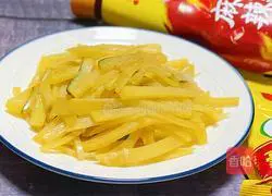 Illustration of how to make cucumber and potato shreds 13