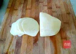 Illustration of how to make fried leeks with shredded potatoes 4