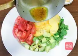 Illustration of how to make yellow peach, tomato and avocado salad 6