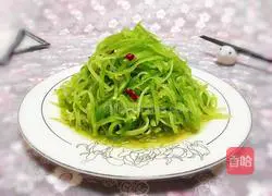 Illustration of how to make cold shredded lettuce 6