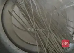 Illustration of how to make stewed potatoes with precious mushrooms 12